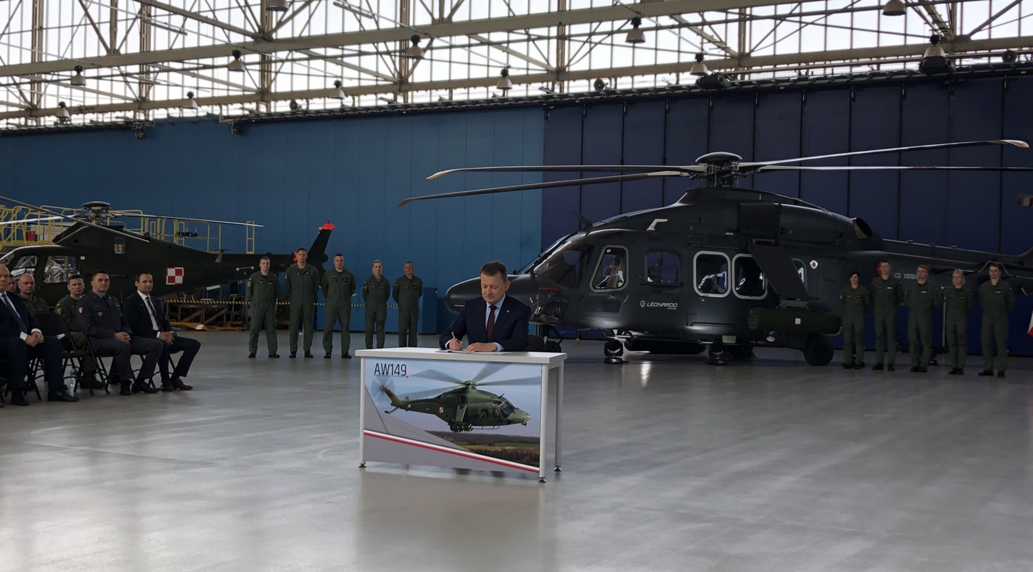 Польша закупает 32 многоцелевых вертолета AgustaWestland AW149