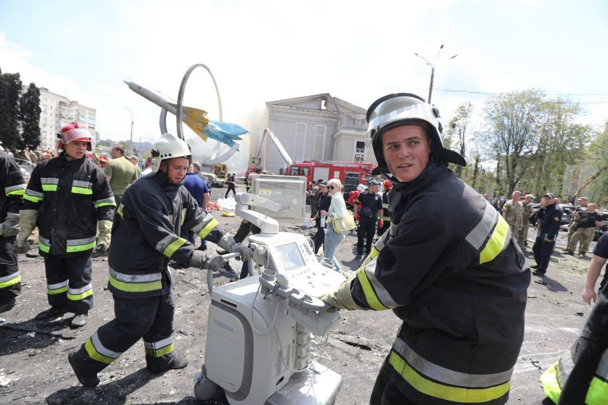 Число погибших при обстреле в Виннице возросло до 21 человека