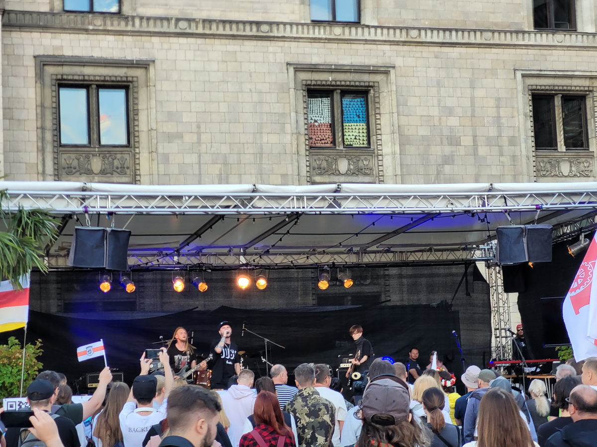 В Варшаве проходит концерт в поддержку Полка Калиновского - фотофакт