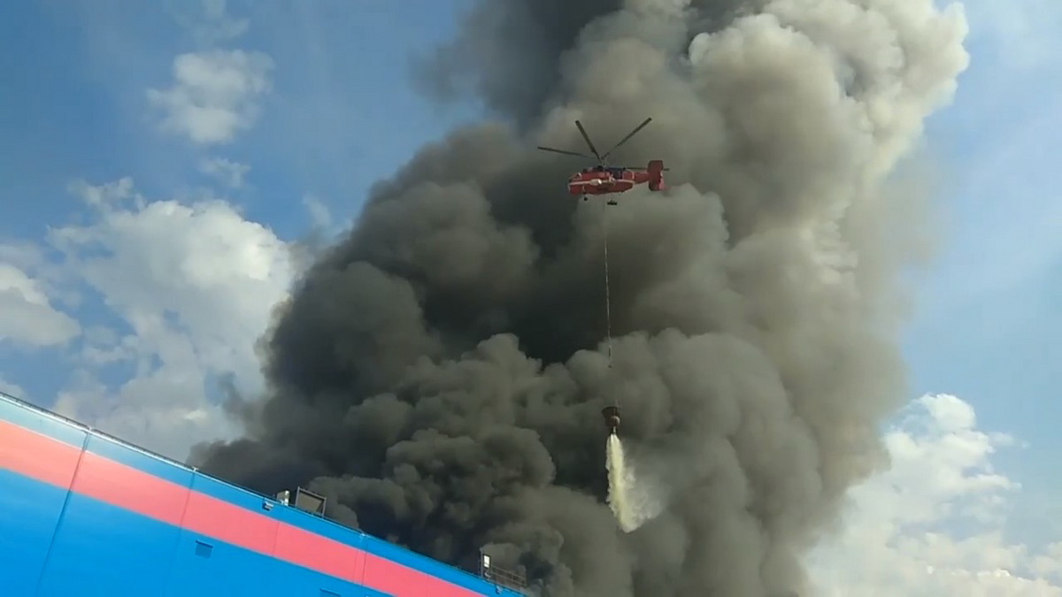 Под Москвой потушили пожар на складе Ozon