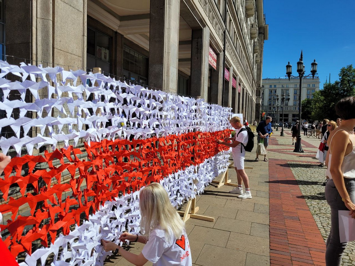 Беларусы собрались в Варшаве на "Марш годнасці"