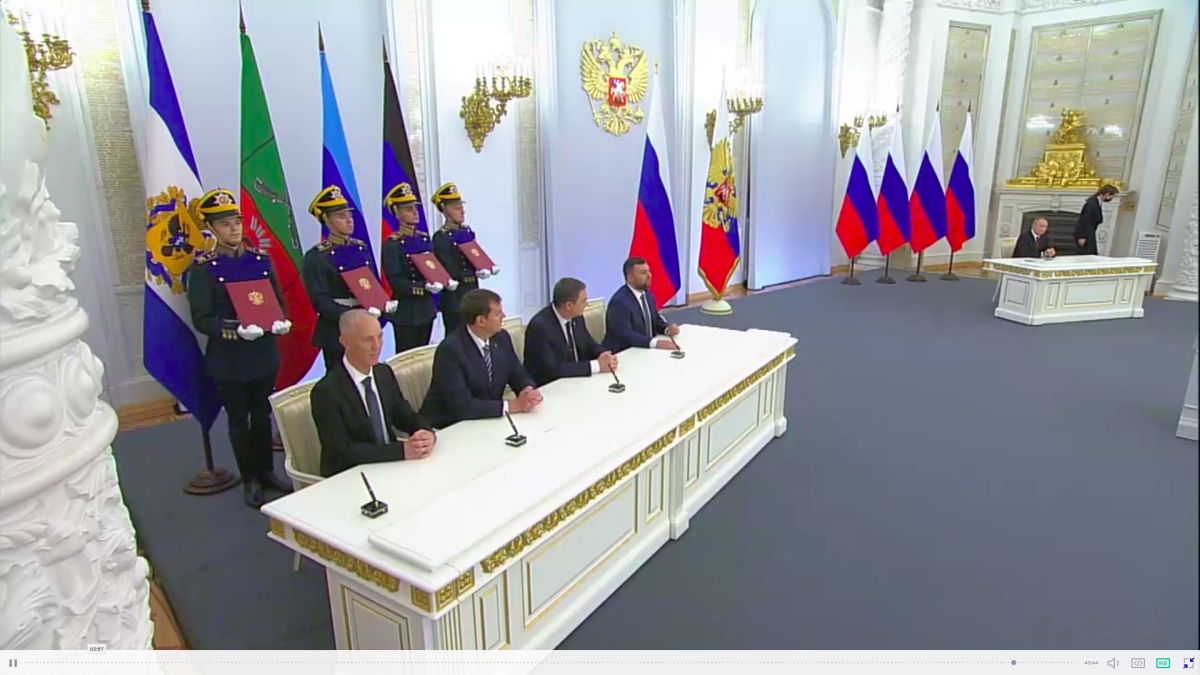 Путин подписал договоры о вхождении оккупированных украинских регионов в состав РФ