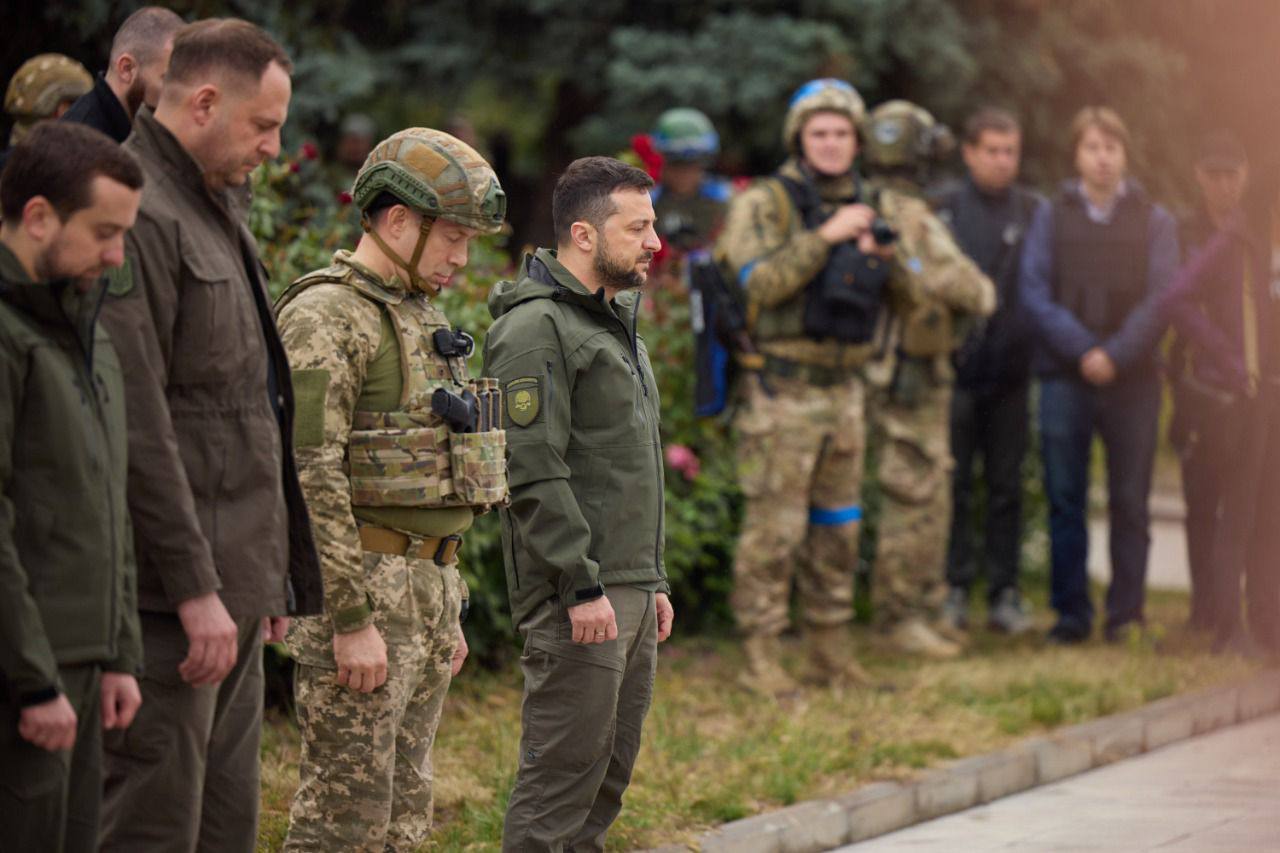 Зеленский приехал в освобожденный Изюм