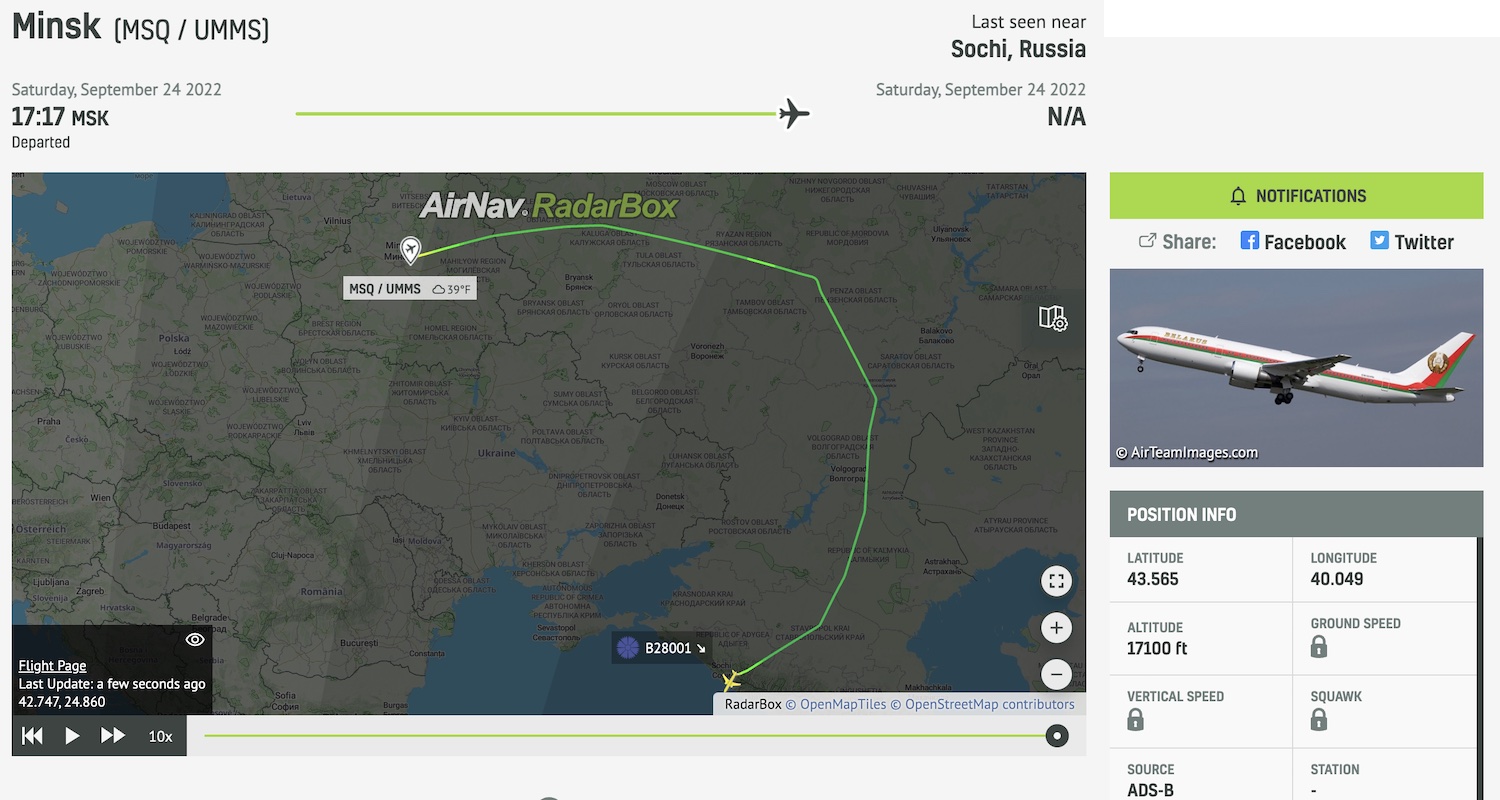 Самолет Лукашенко прилетел в Сочи вечером 24 сентября. Год назад он летал туда в тот же день