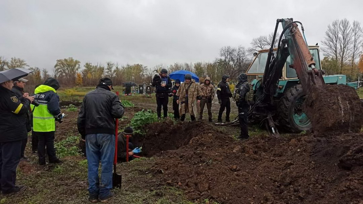 В Харьковской области обнаружено массовое захоронение