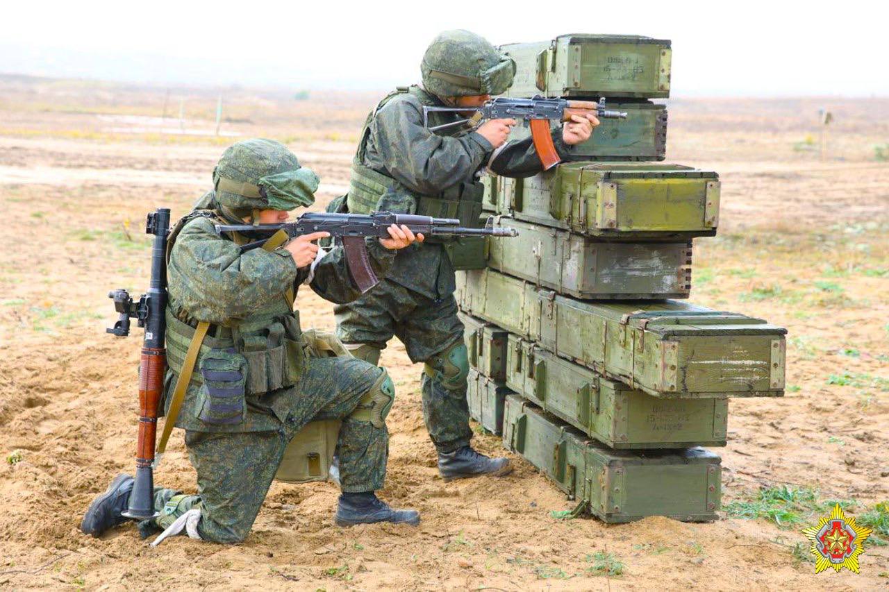 Гулевич: Беларусь выдвигает подразделения в приграничные районы, если чувствует риски и угрозы