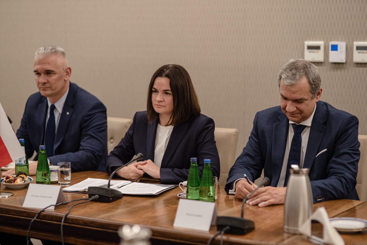 Объединенный переходный кабинет встретился с главой МВД Польши