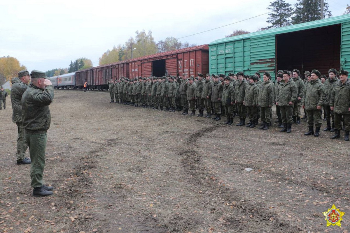 Российские военные продолжают прибывать в Беларусь - фотофакт