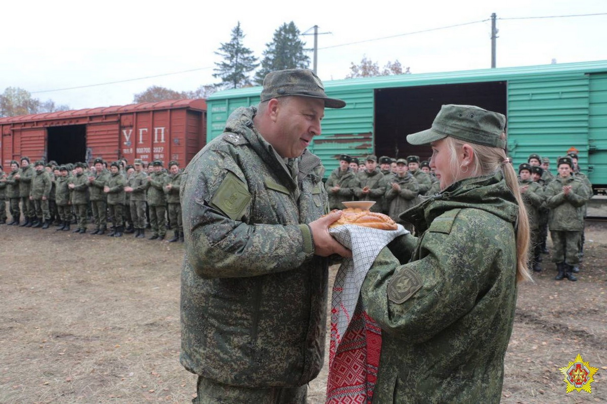 Российские военные продолжают прибывать в Беларусь - фотофакт