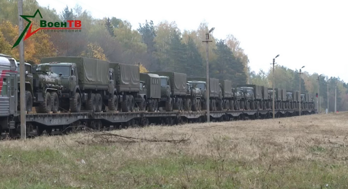 В Беларусь продолжают прибывать эшелоны с российскими военными