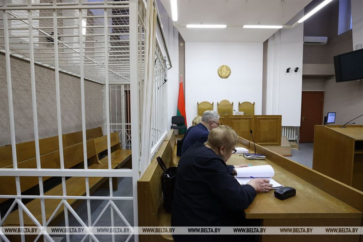 В Минске начался первый заочный суд. Обвиняемые не пришли - фото