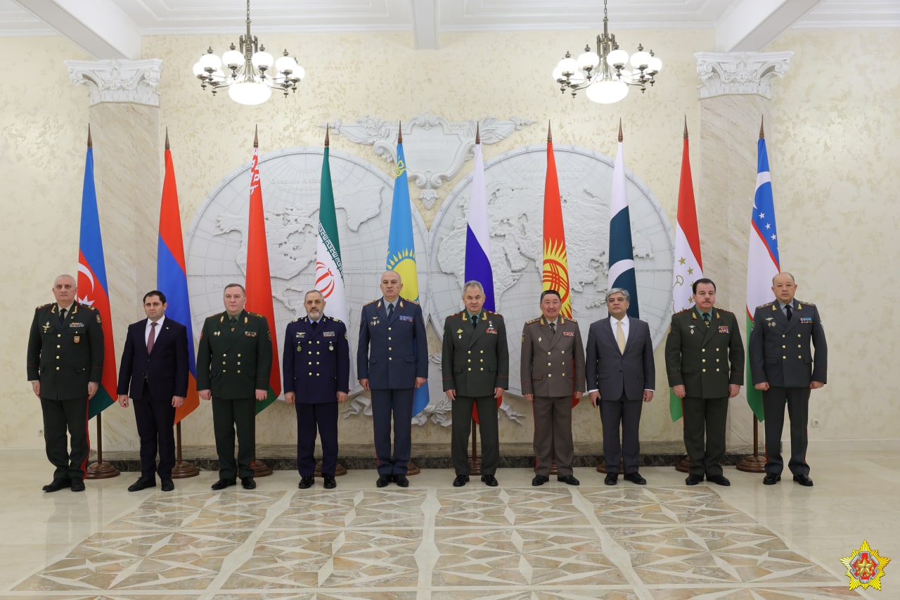 Хренин довел до министров обороны ШОС и СНГ позицию Беларуси по военной безопасности