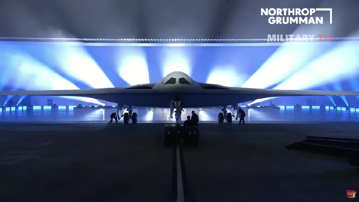 Стратегический бомбардировщик нового поколения B-21 представлен в США