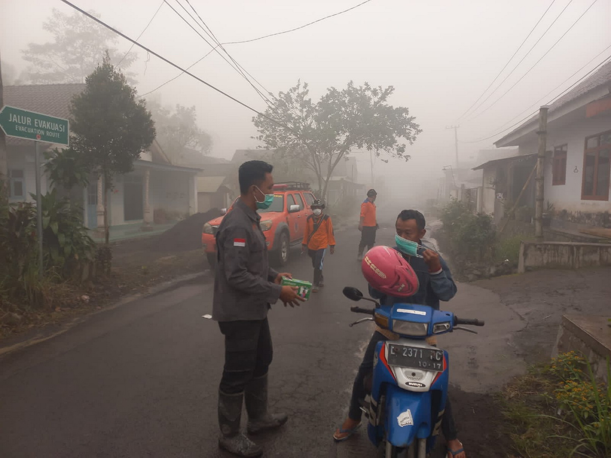 На острове Ява в Индонезии произошло извержение вулкана