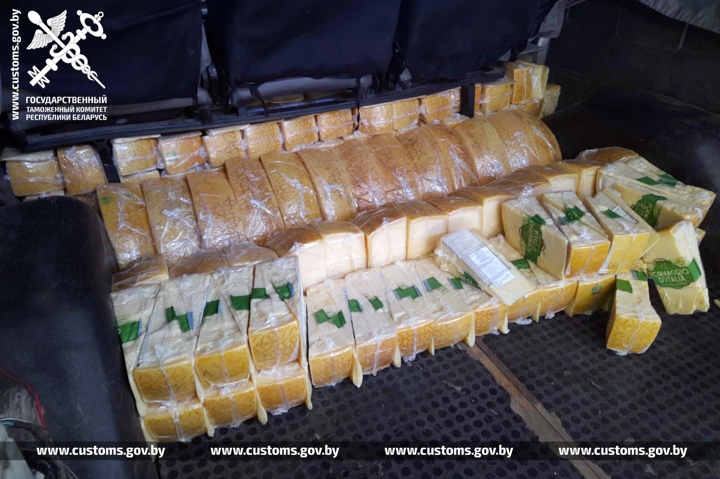 Таможенники раскрыли схему контрабанды европейского сыра в Россию