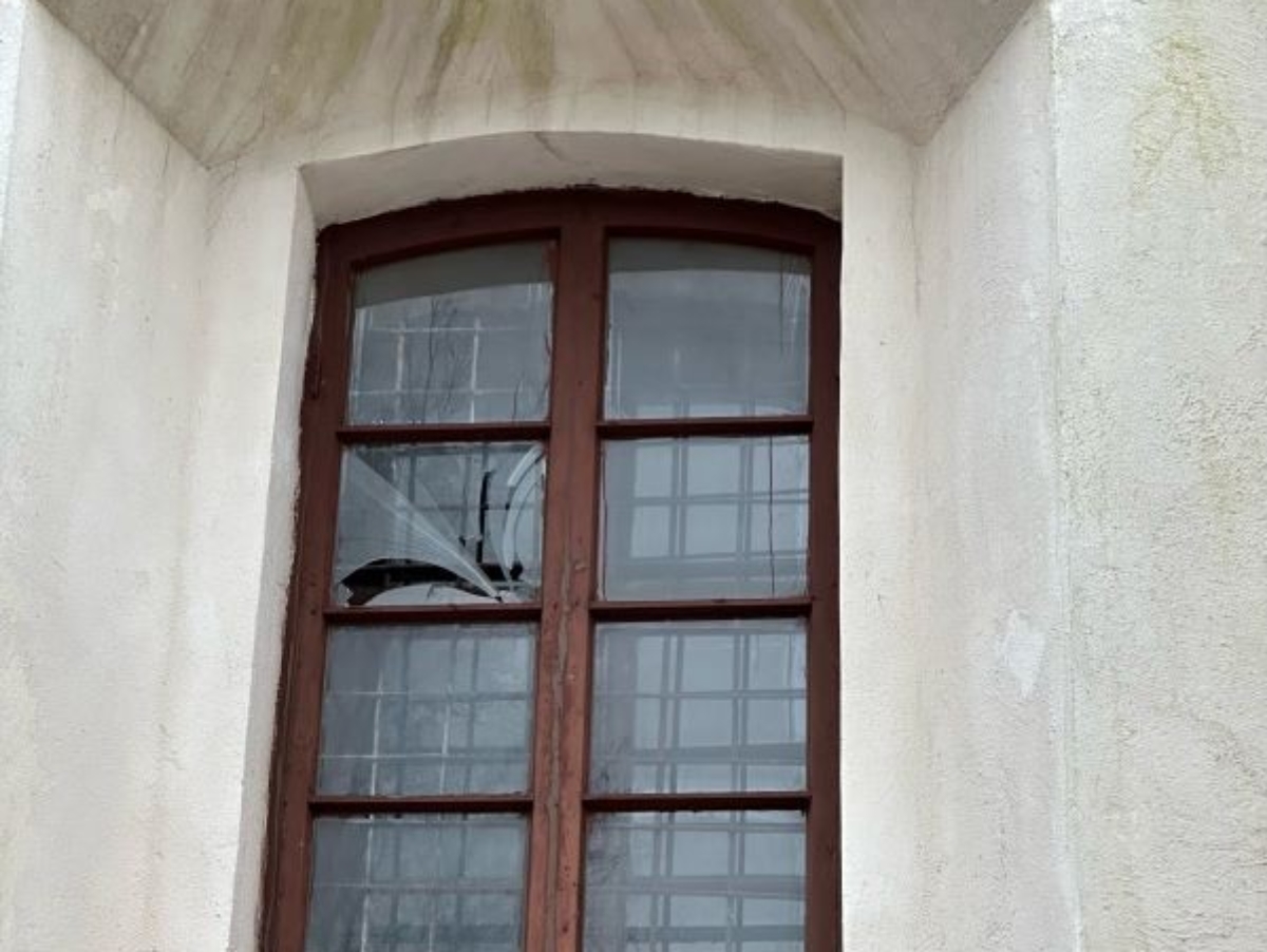 Вандалы разбили окна в могилевском костеле