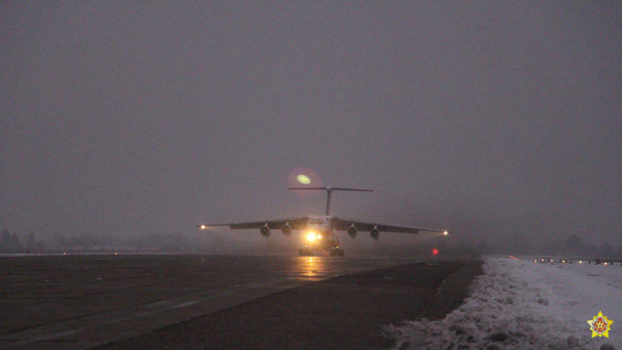 Фотофакт: Беларусь и Россия отрабатывают переброску авиаподразделений на оперативные аэродромы