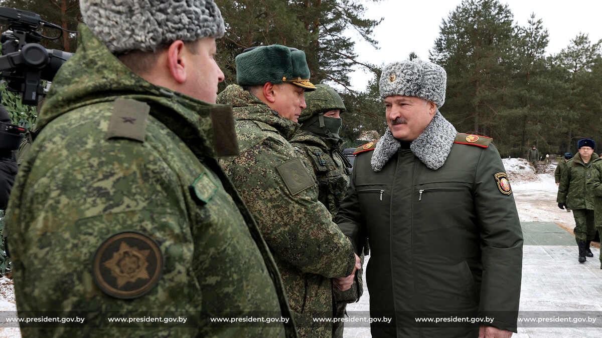 Лукашенко доложили о завершении слаживания региональной группировки войск