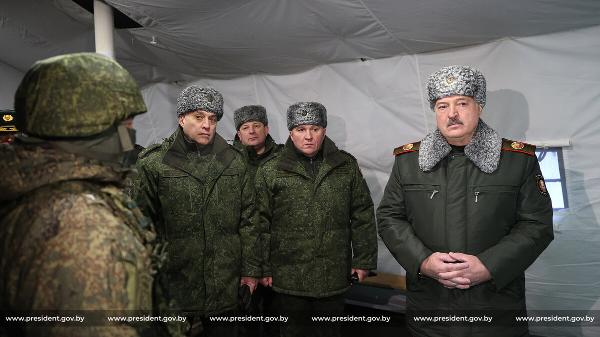 Лукашенко доложили о завершении слаживания региональной группировки войск