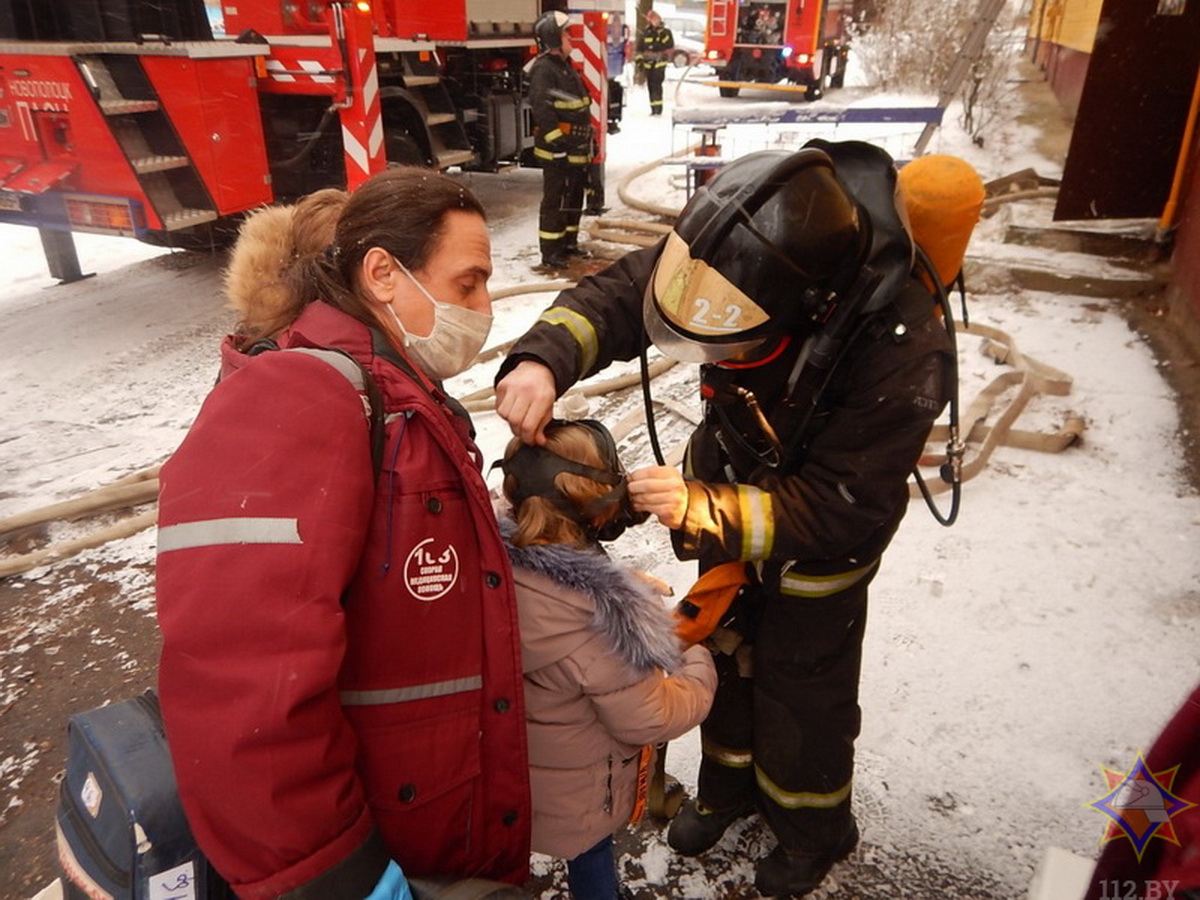 На пожаре в Новополоцке спасли 5 человек, в том числе 1 ребенка