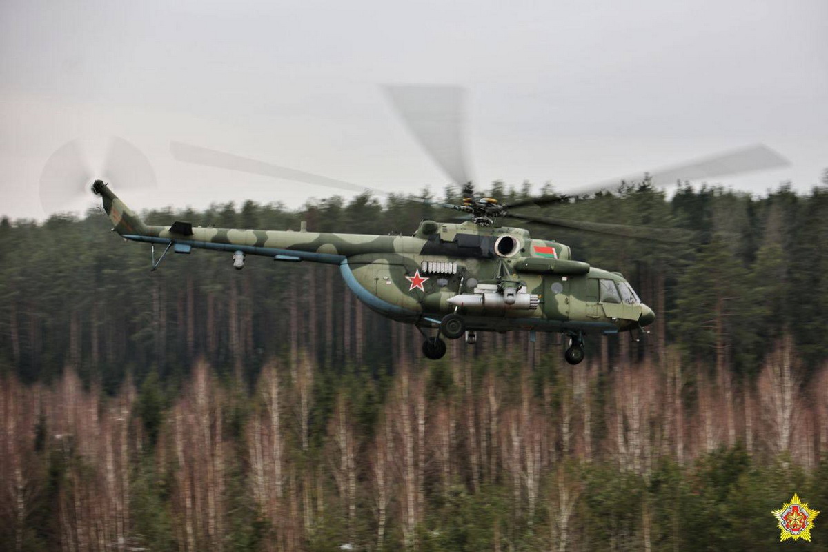 На Ружанском полигоне отрабатывают действия авиации - фотофакт