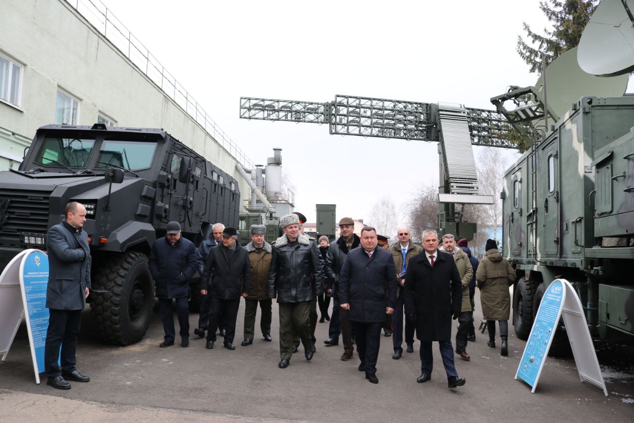 Госкомвоенпром передал беларусской армии более 500 новых образов вооружений и техники
