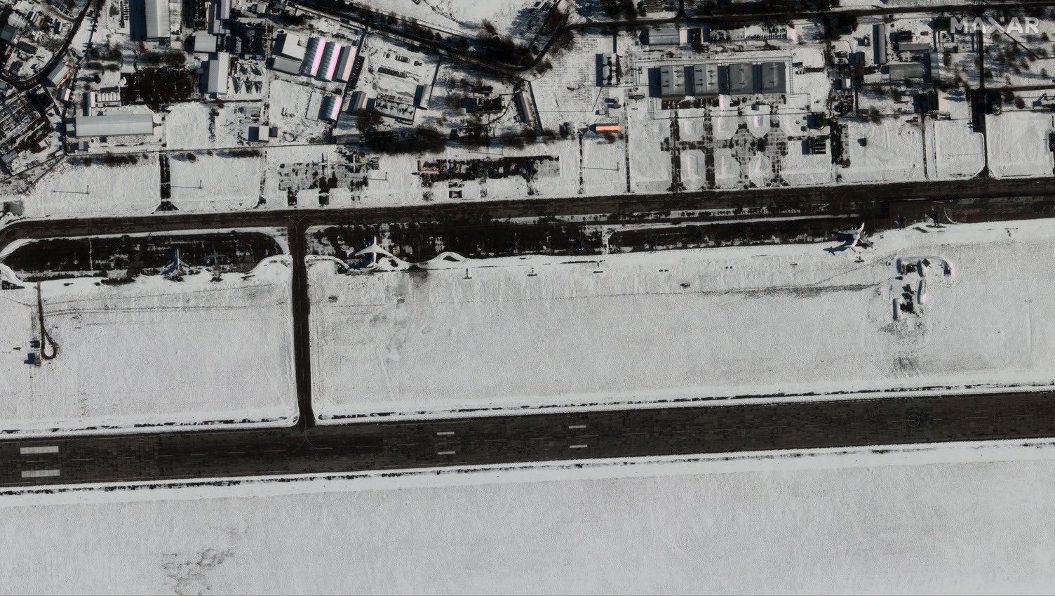 Появились спутниковые снимки аэродрома "Мачулищи" после инцидента