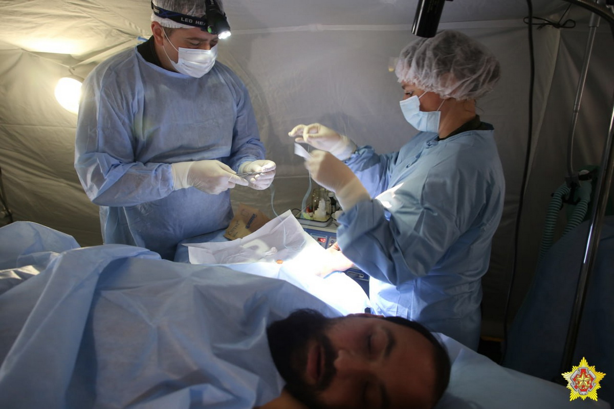 Беларусские медики работают в Сирии после землетрясения - фотофакт