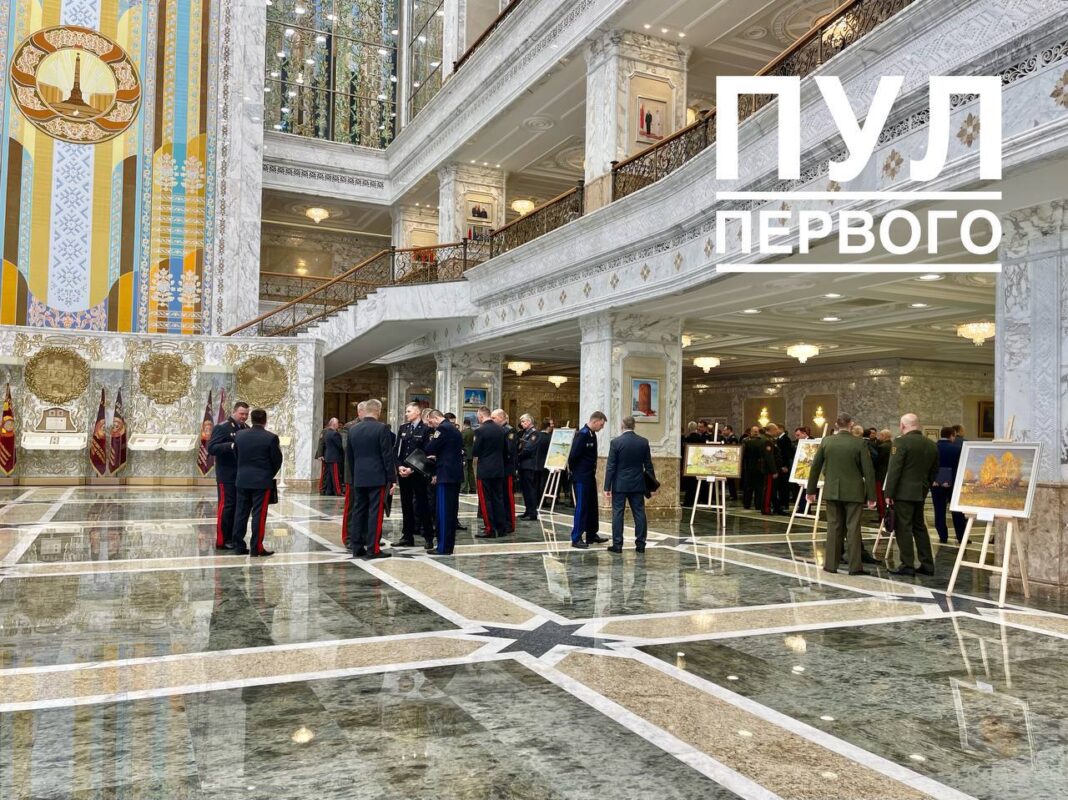 Представители силовых органов Беларуси в Дворце независимости