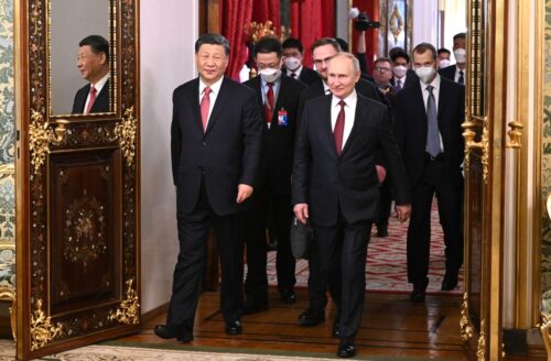 Владимир Путин и Си Цзиньпин на переговорах в Кремле