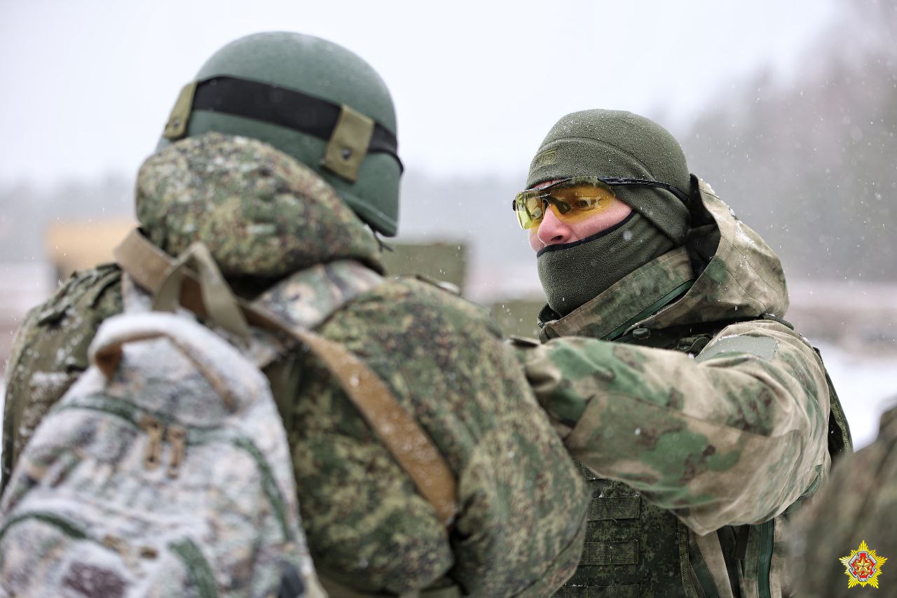 Беларусские и российские военные проводят боевую подготовку