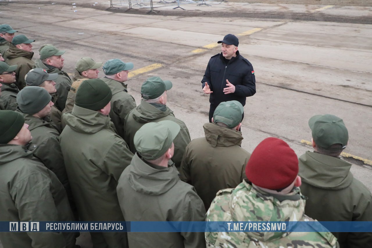 Минская милиция проводит учения на аэродроме Липки