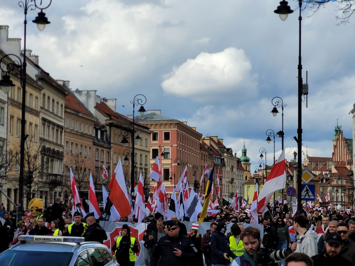 Беларусы Варшавы вышли на акцию в честь Дня Воли