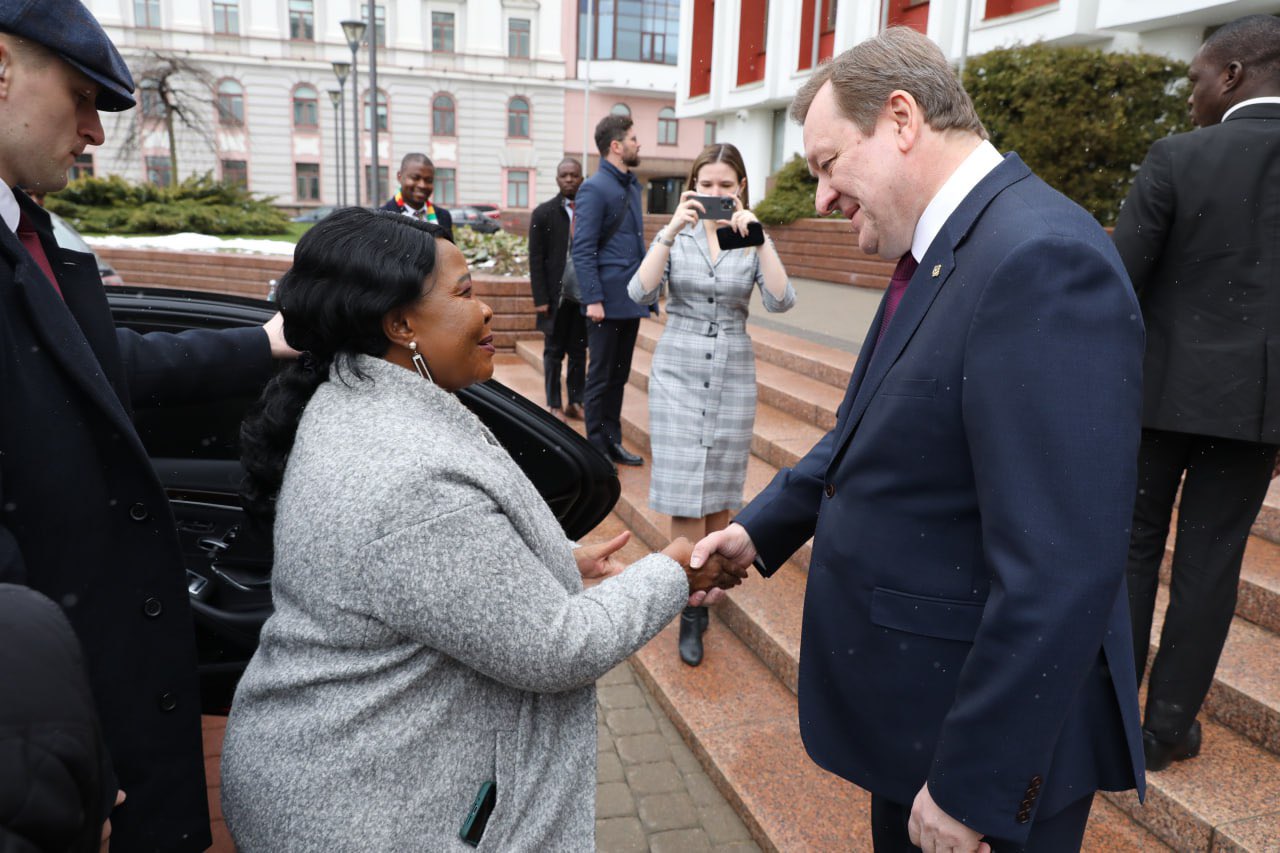 Жена президента Зимбабве встретилась с Алейником и Зингманом в Минске