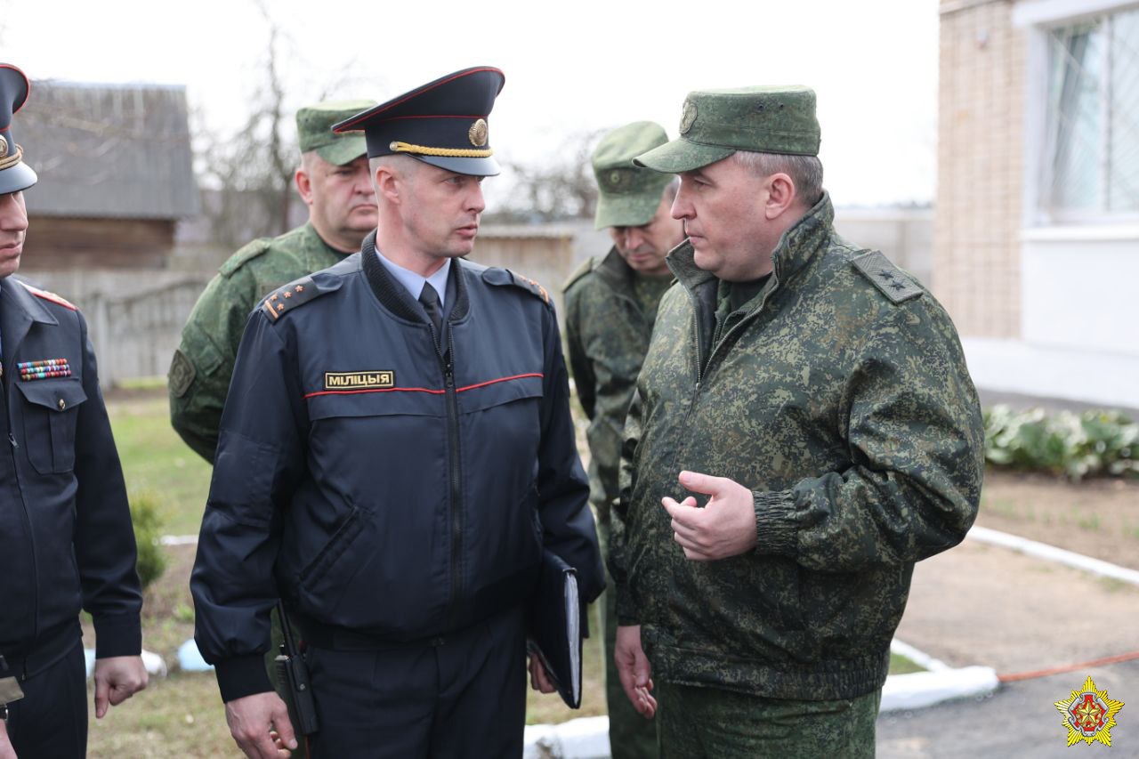 Вольфович рассказал о задачах народного ополчения: борьба с диверсантами и помощь участковым