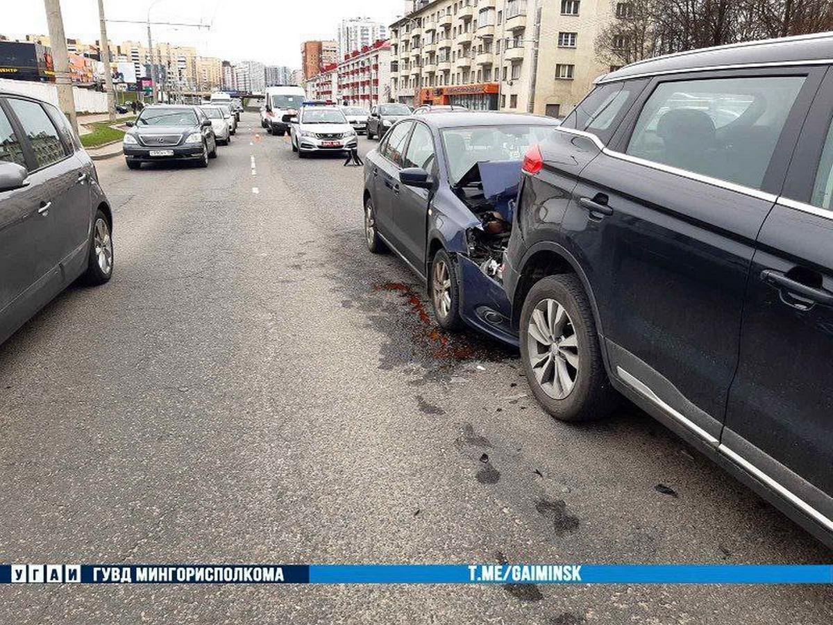 В Минске столкнулись три авто