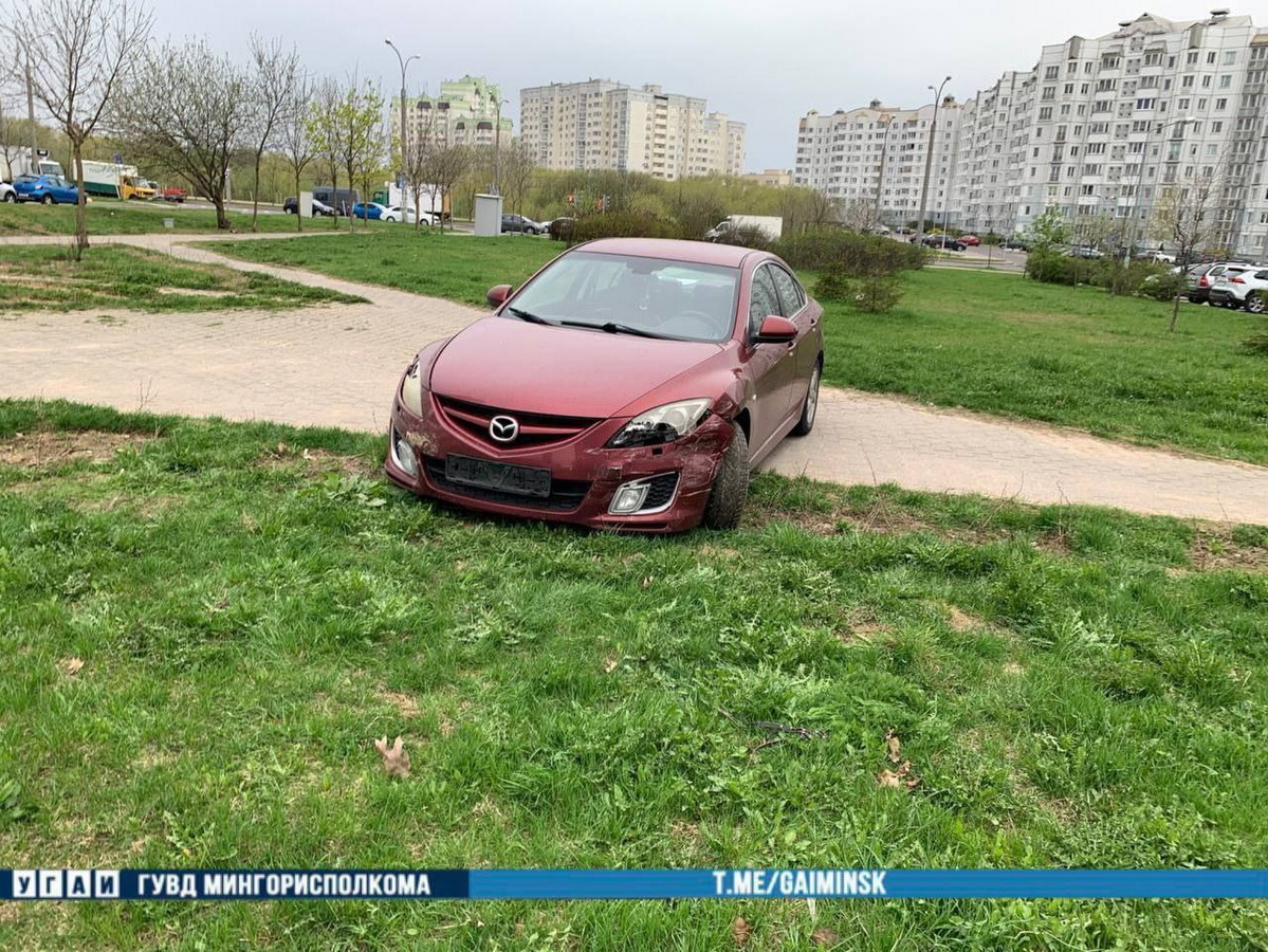 Нетрезвый подросток повредил три авто в Минске