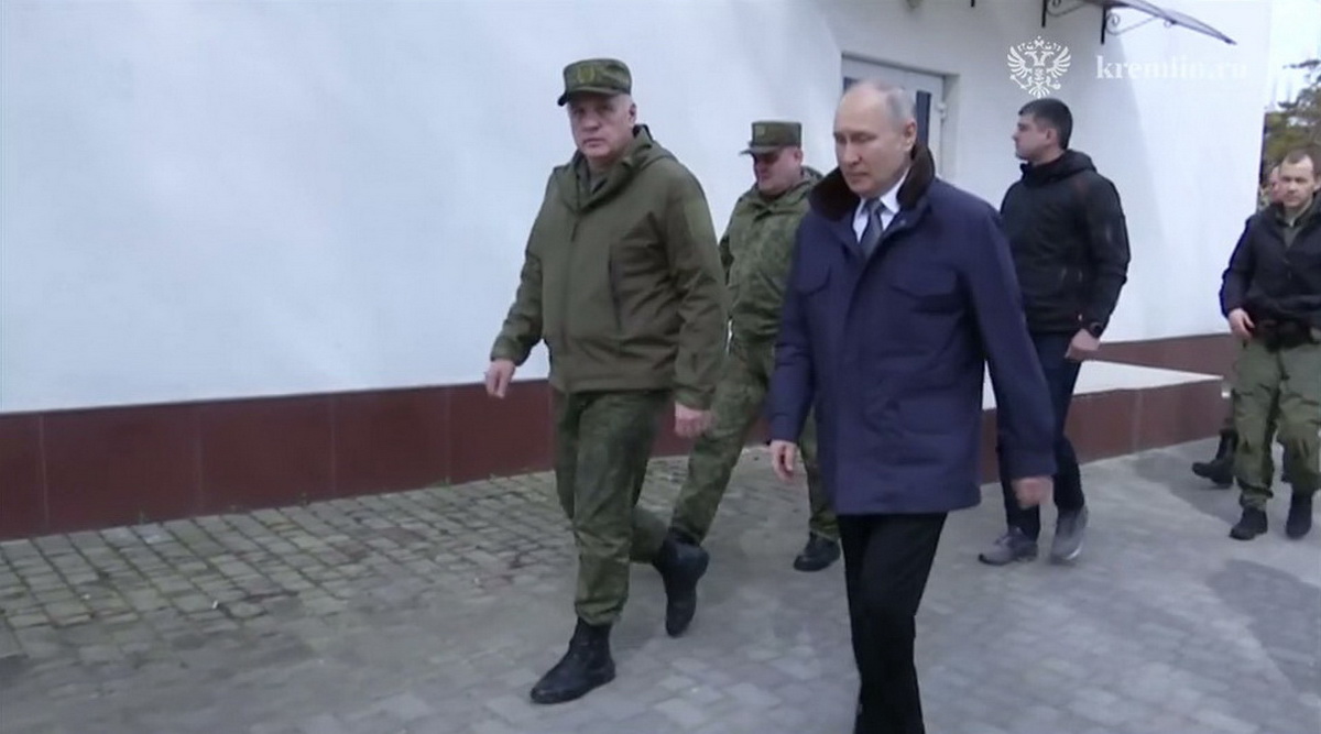 В Кремле заявили, что Путин посетил штабы войск, воюющих в Украине