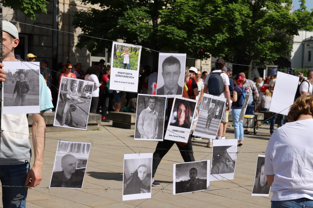 В Варшаве проходит День солидарности с политзаключенными Беларуси - фото