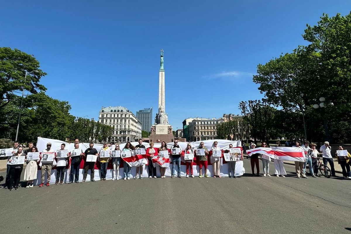 Митинги, шествия, письма, молитвы - как прошел День политзаключенных в Беларуси