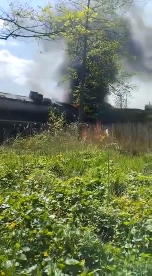 Поезд сошел с рельсов в результате взрыва в Брянской области России