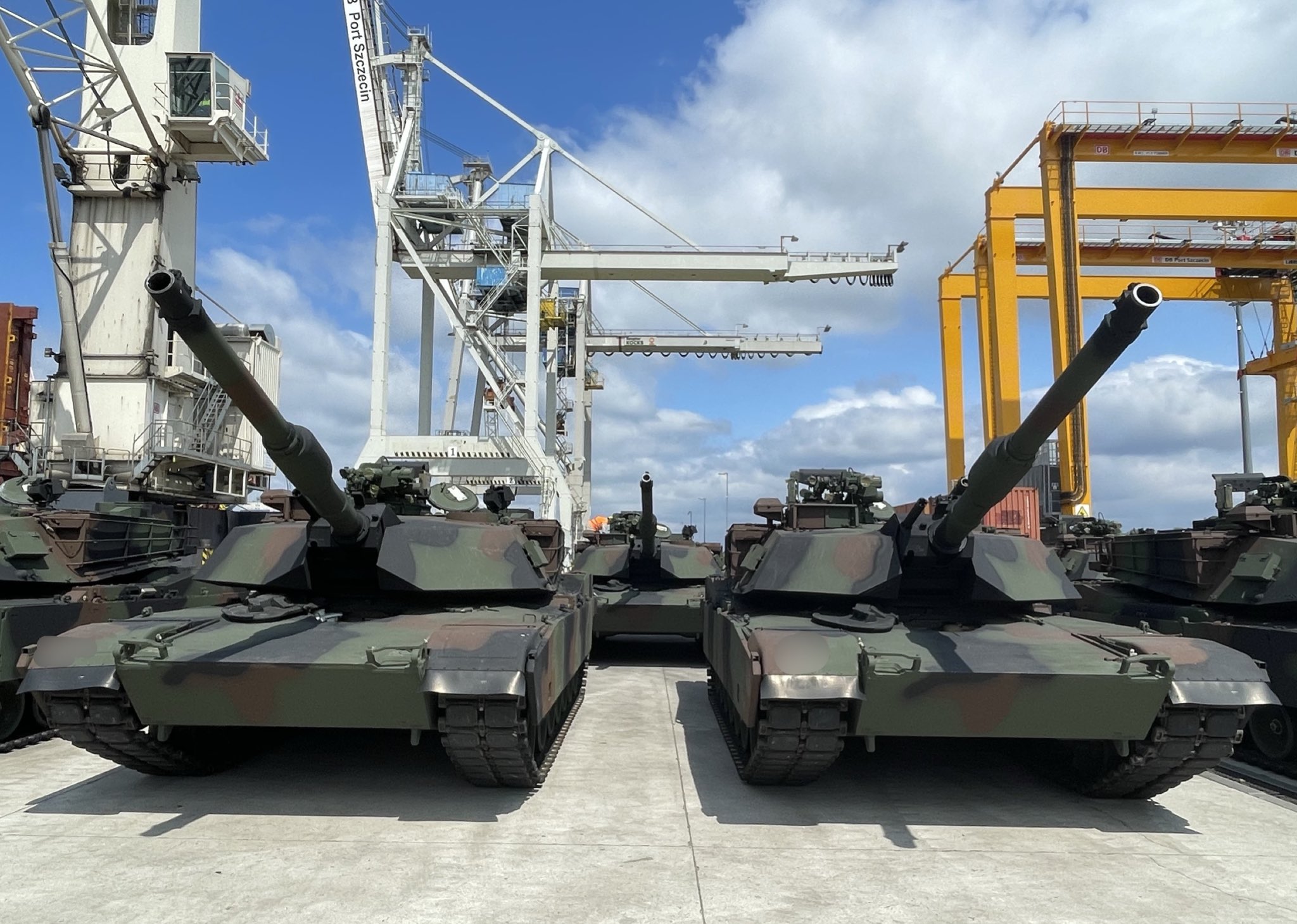 Польская армия получила первые танки M1A1 Abrams для дивизии на востоке страны