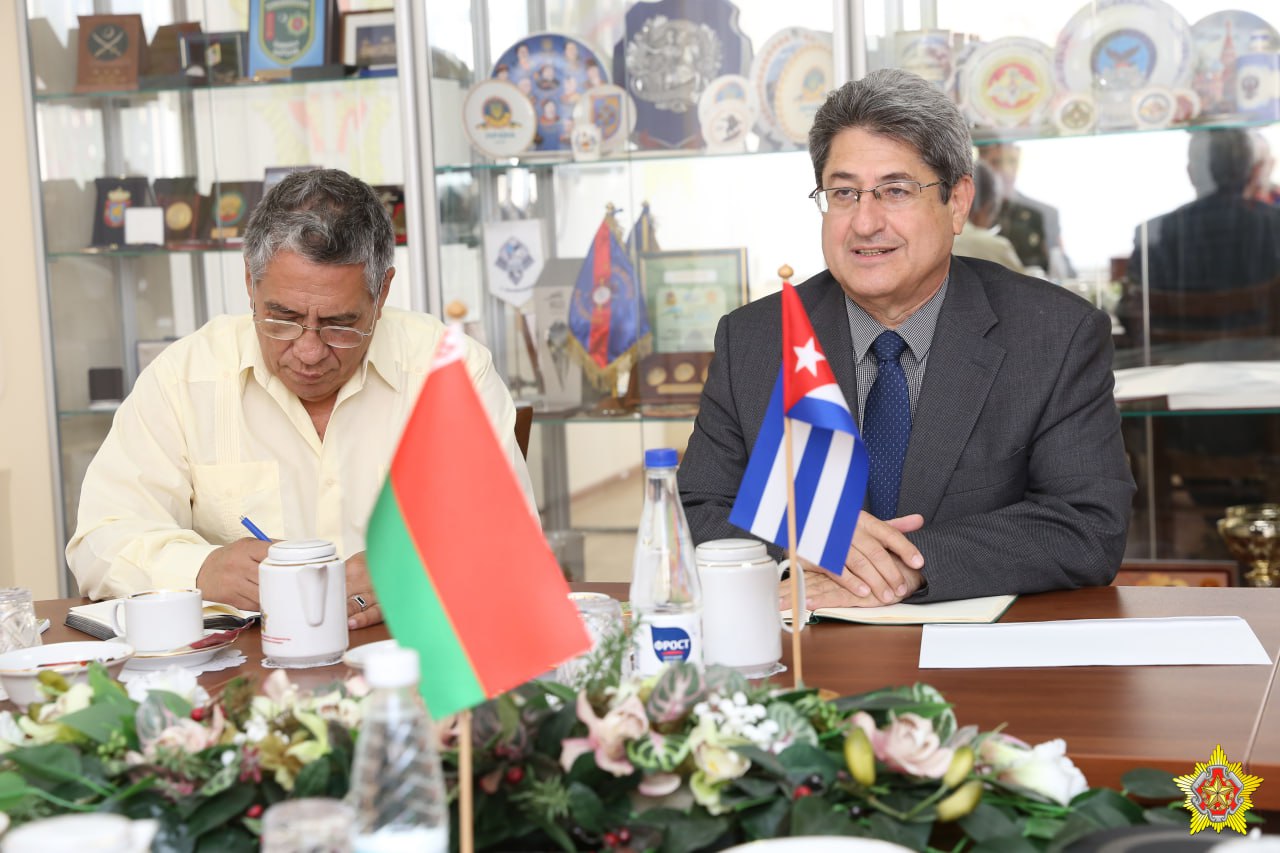Посол Кубы встретился с представителем Минобороны