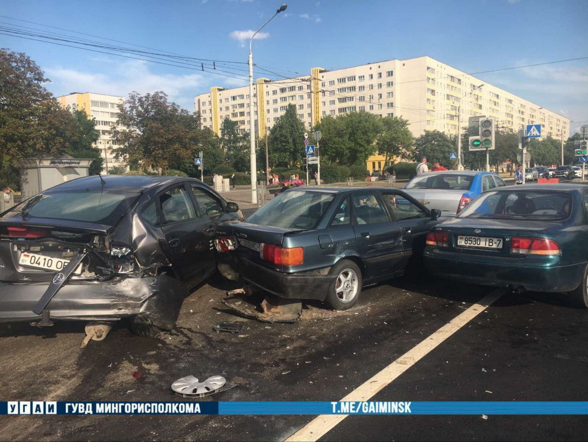 Четыре авто столкнулись на проспекте Рокоссовского в Минске