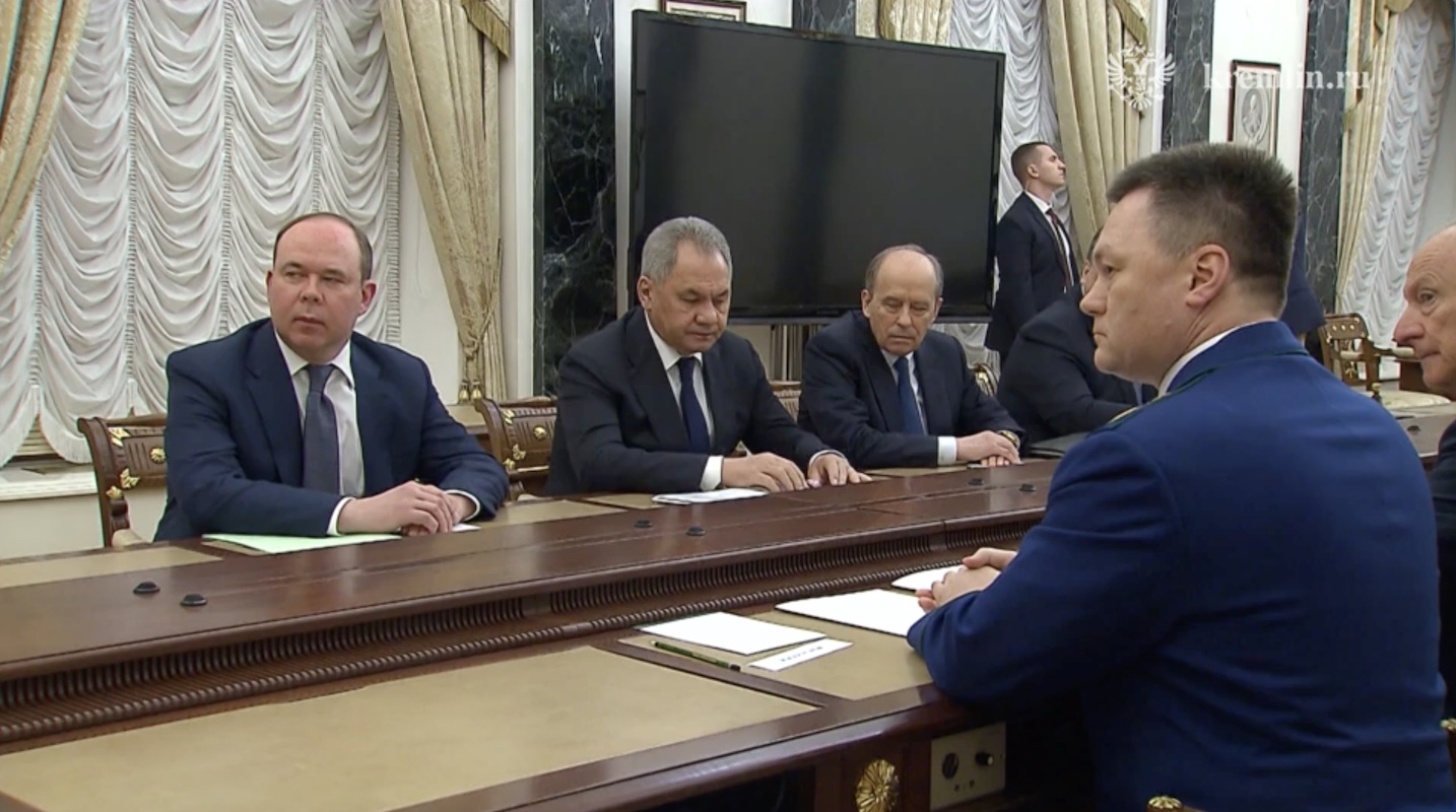 Путин проводит совещание с силовиками, в том числе с Шойгу