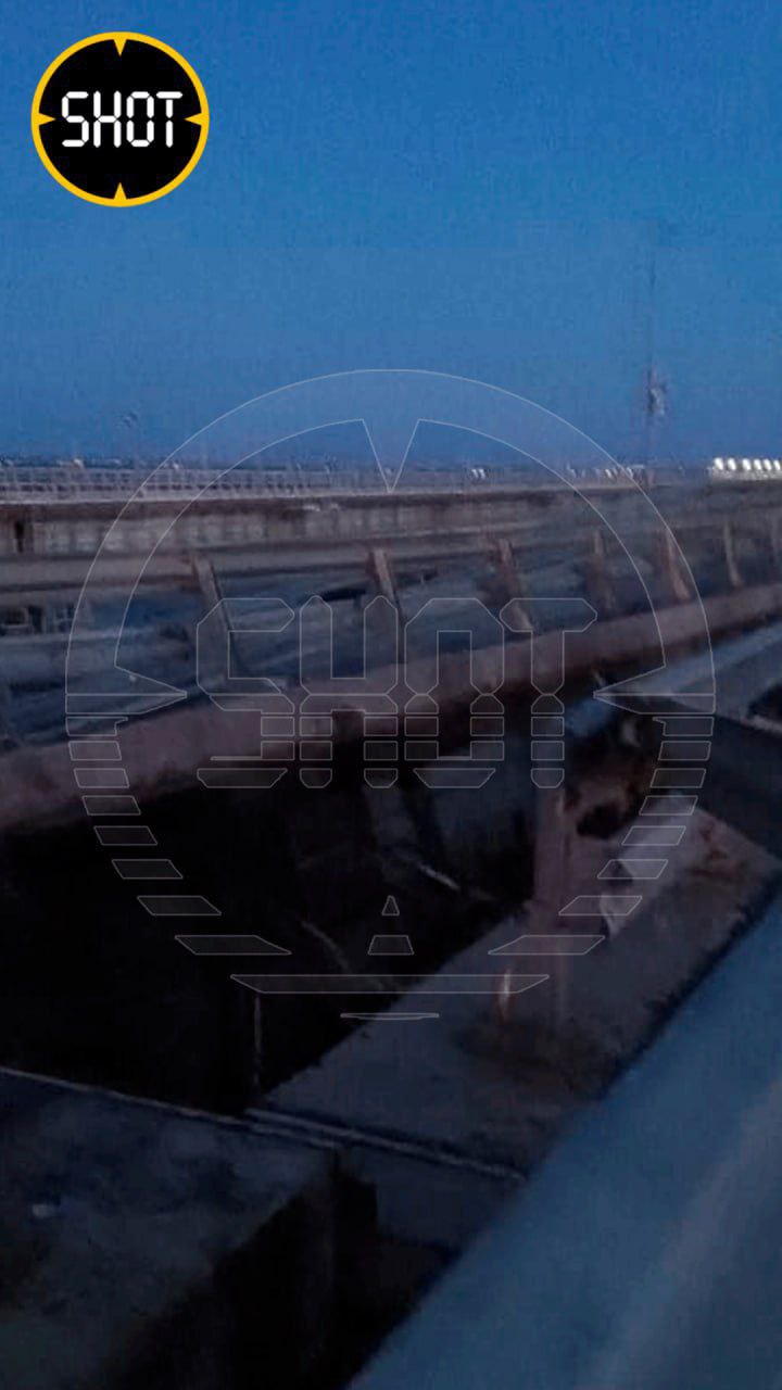 Поврежден Крымский мост. Движение остановлено