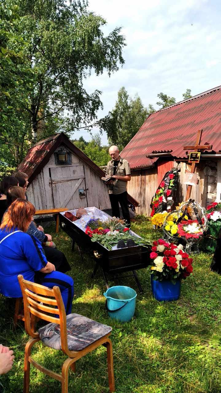 "Вось ты і дома...": у вёсцы Бобр развіталіся з Алесем Пушкіным - фотафакт