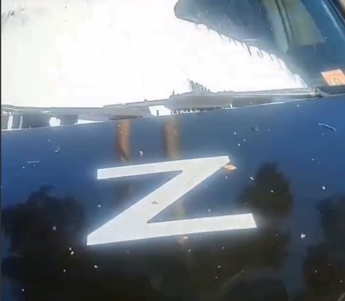 В Новополоцке ОМОН задержал мужчину, облившего краской Z-автомобиль