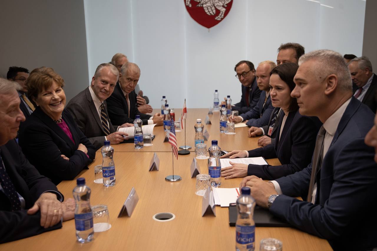Тихановская встретилась с американскими сенаторами перед саммитом НАТО