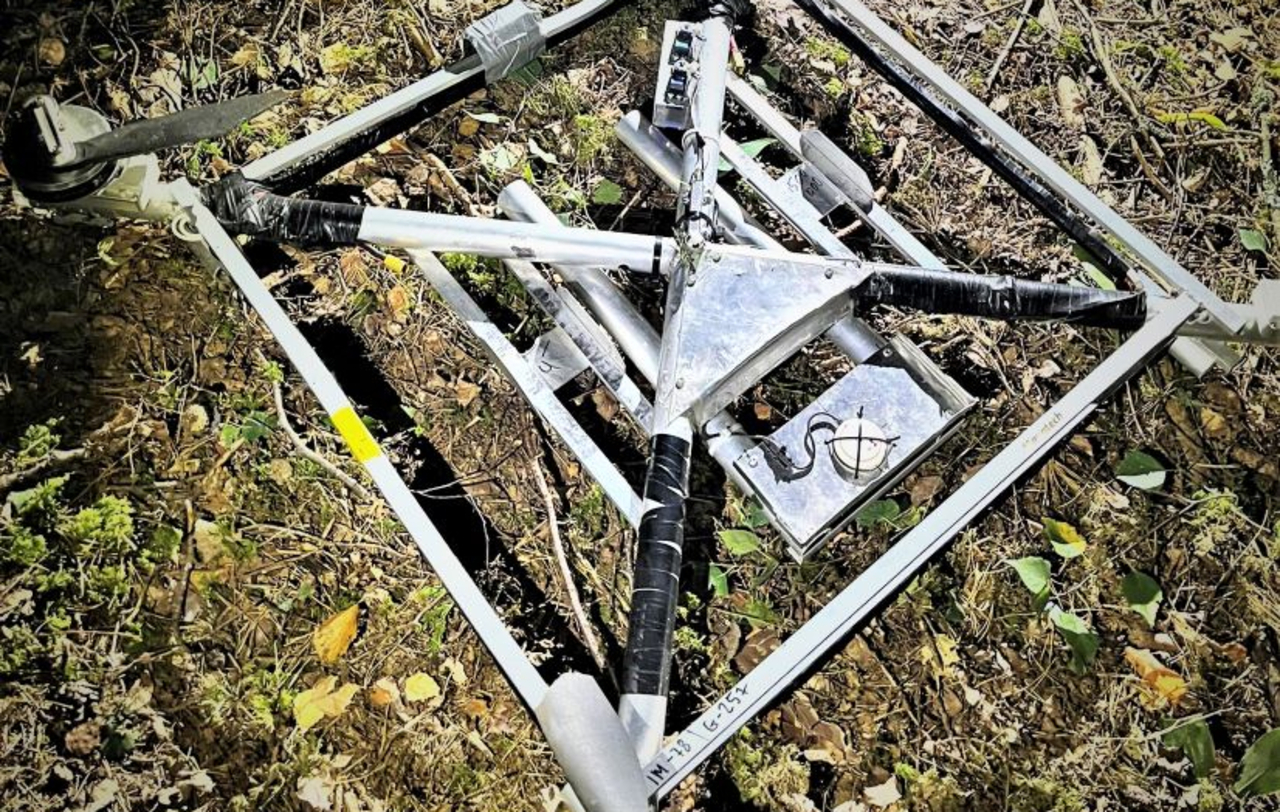 Литовские пограничники приземлили дрон с беларусскими сигаретами
